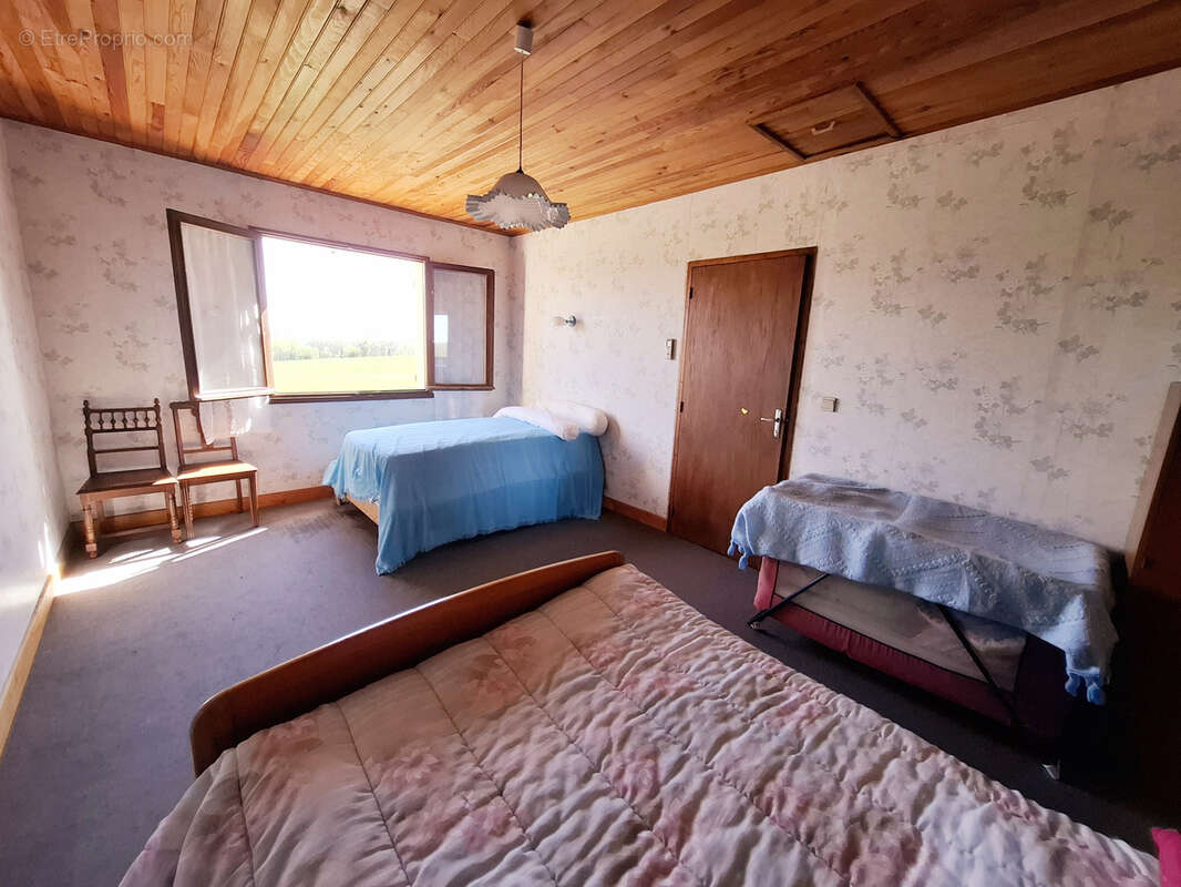 Maison à LAROQUE-TIMBAUT