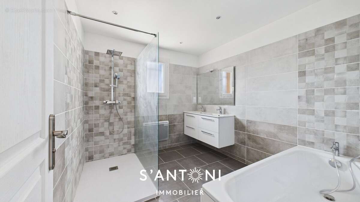 Maison à COLOMBIERS