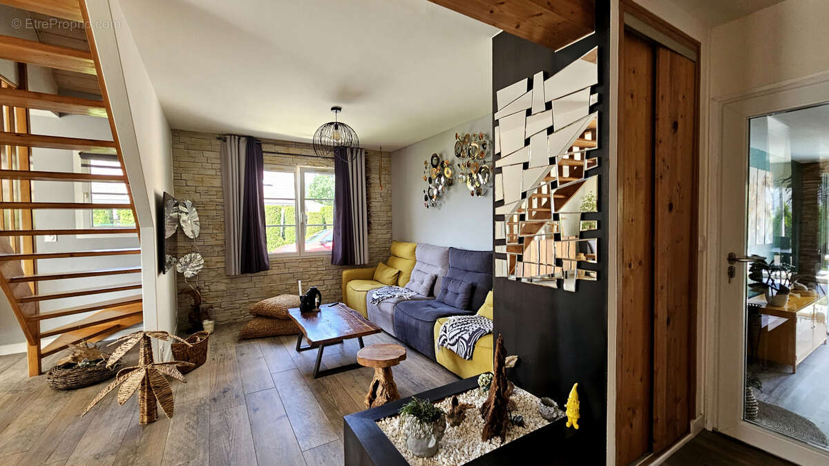 Maison à GRANGES-NARBOZ