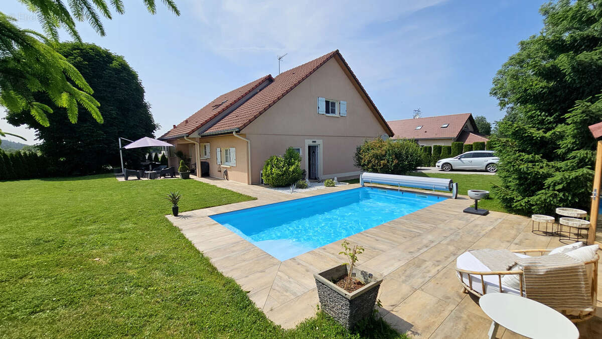 Maison à GRANGES-NARBOZ