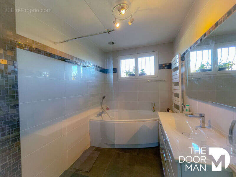 Maison à COURVILLE-SUR-EURE