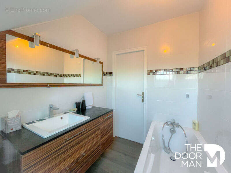 Maison à COURVILLE-SUR-EURE