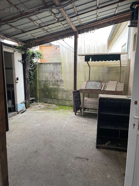 Commerce à CADAUJAC