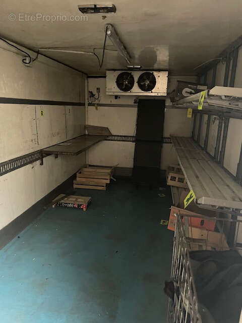 Commerce à CADAUJAC