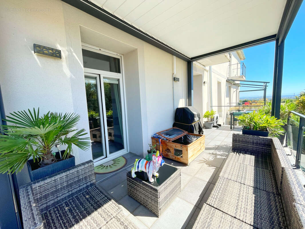 Appartement à CHARLY