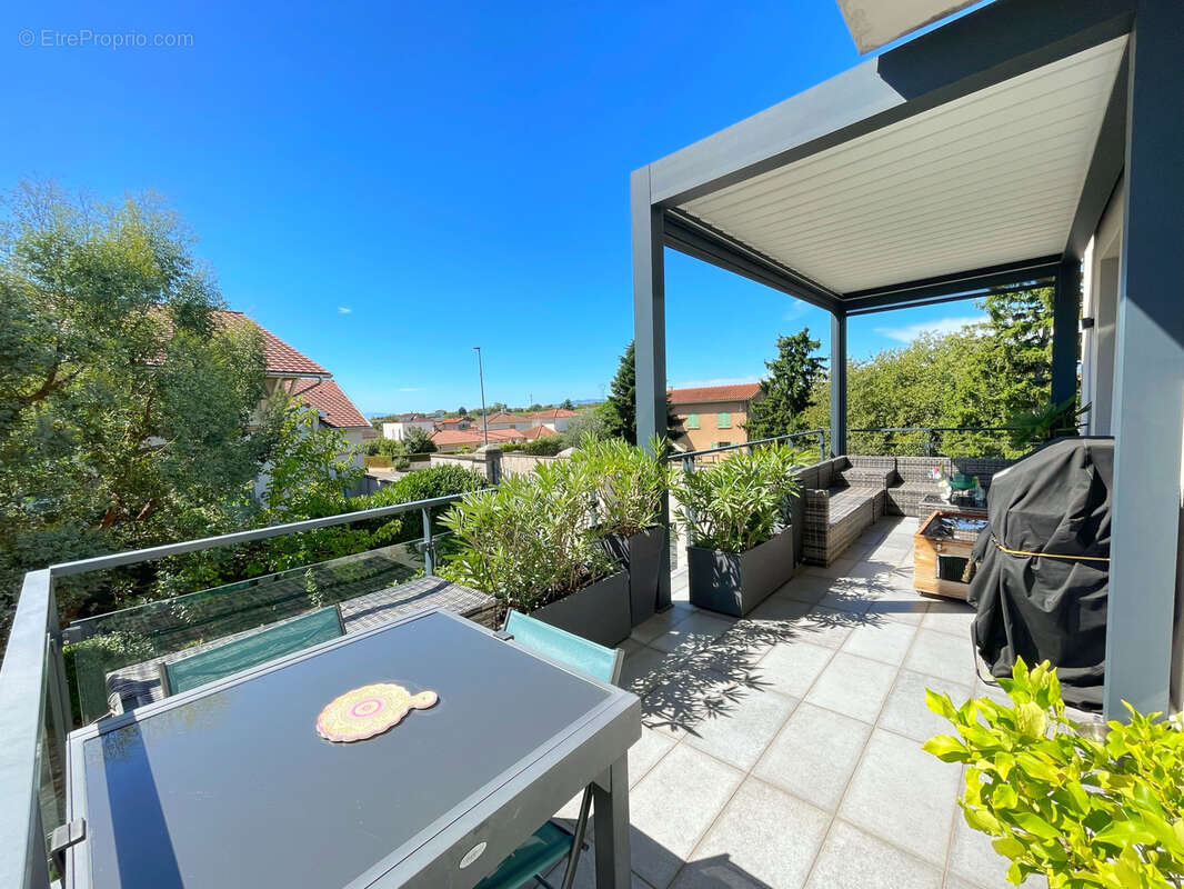 Appartement à CHARLY