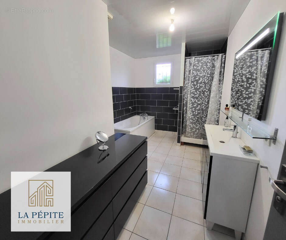 Maison à AULNOYE-AYMERIES