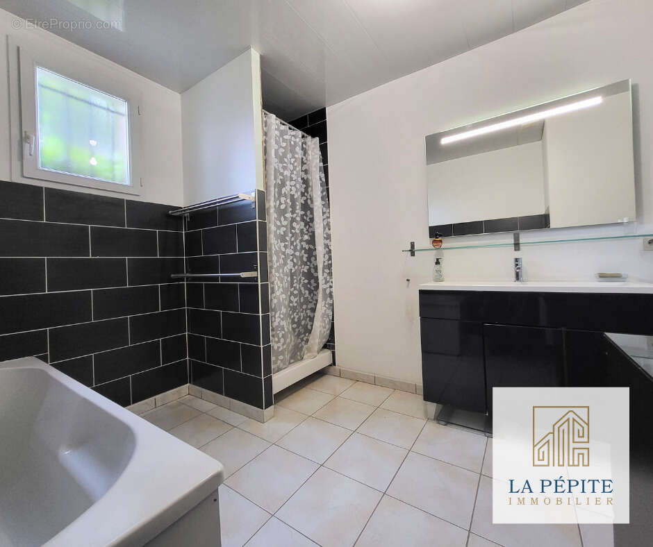 Maison à AULNOYE-AYMERIES