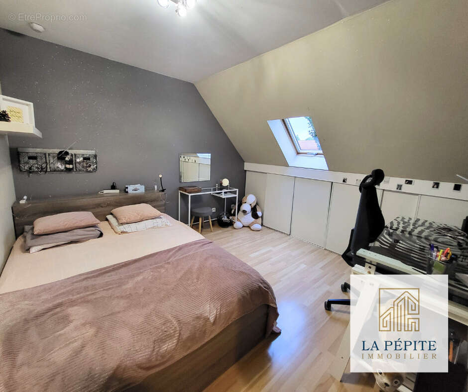 Maison à AULNOYE-AYMERIES