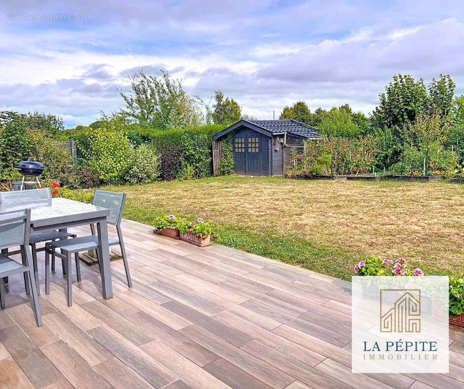 Maison à AULNOYE-AYMERIES