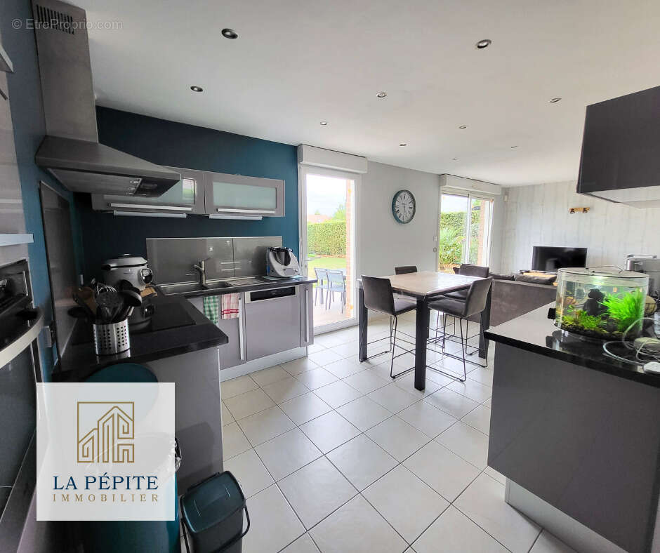 Maison à AULNOYE-AYMERIES