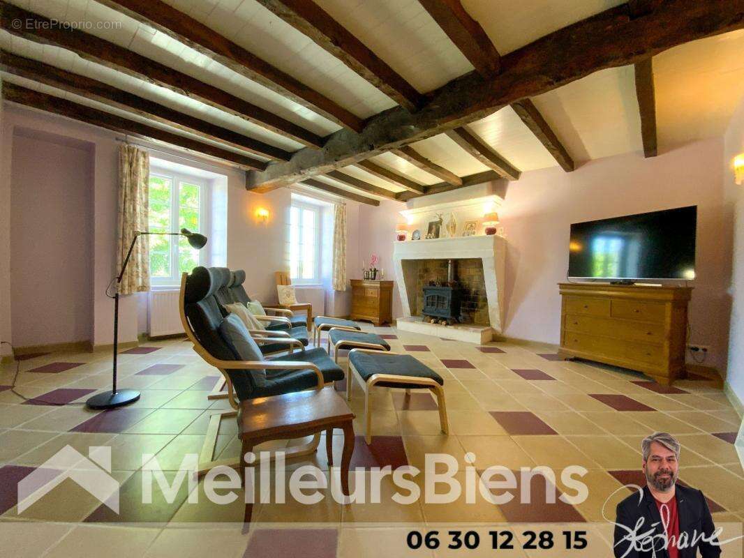 Maison à SAINT-MARTIAL-DE-VITATERNE