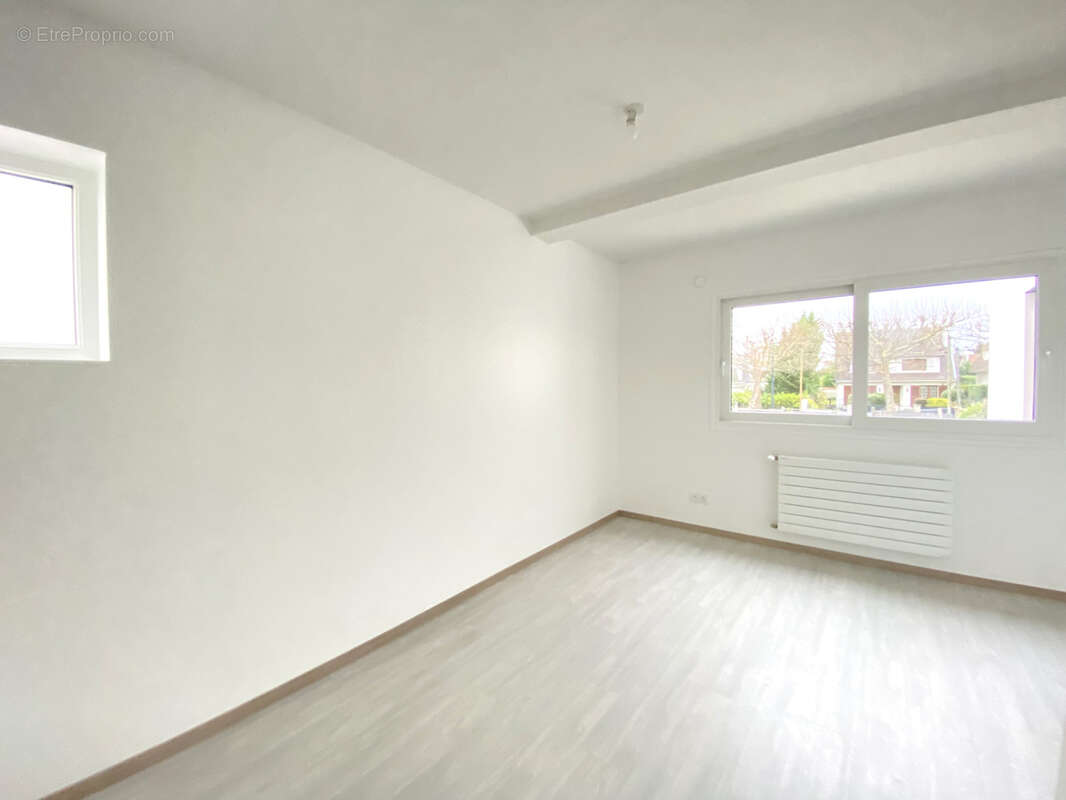 Maison à SAINT-MAUR-DES-FOSSES