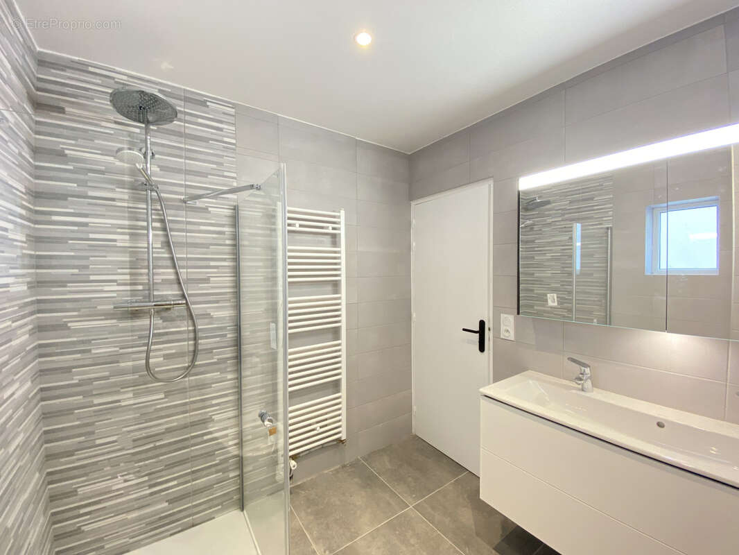 Maison à SAINT-MAUR-DES-FOSSES