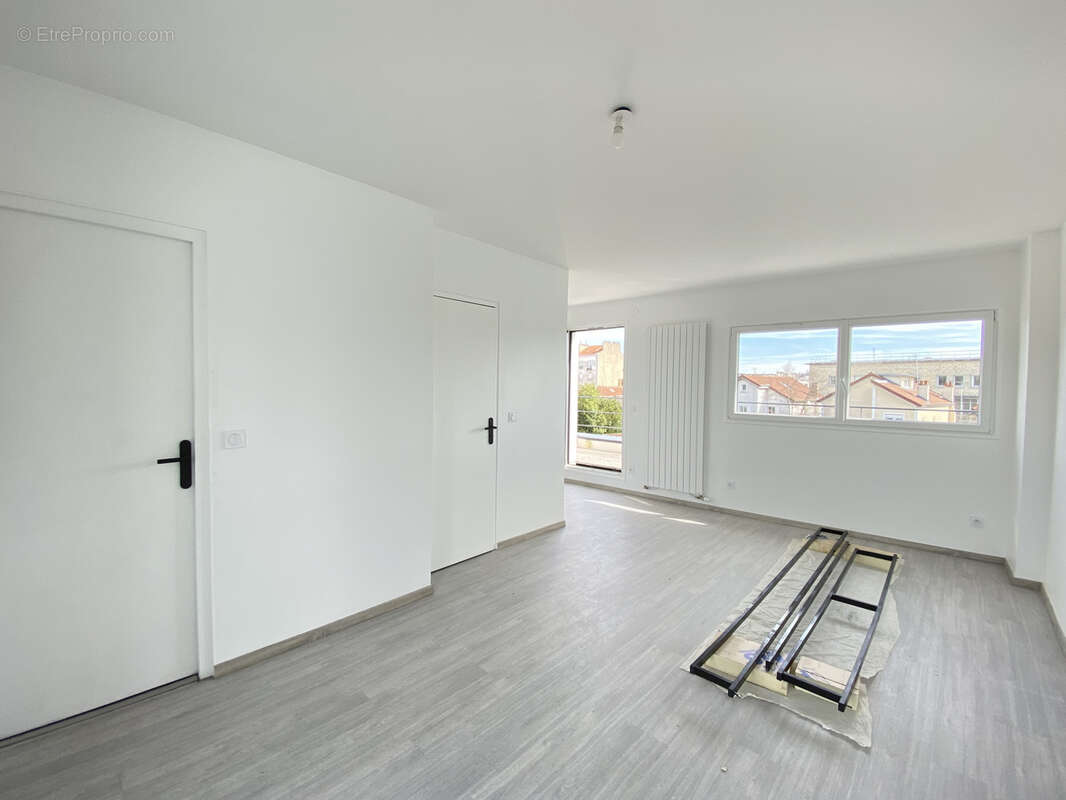 Maison à SAINT-MAUR-DES-FOSSES