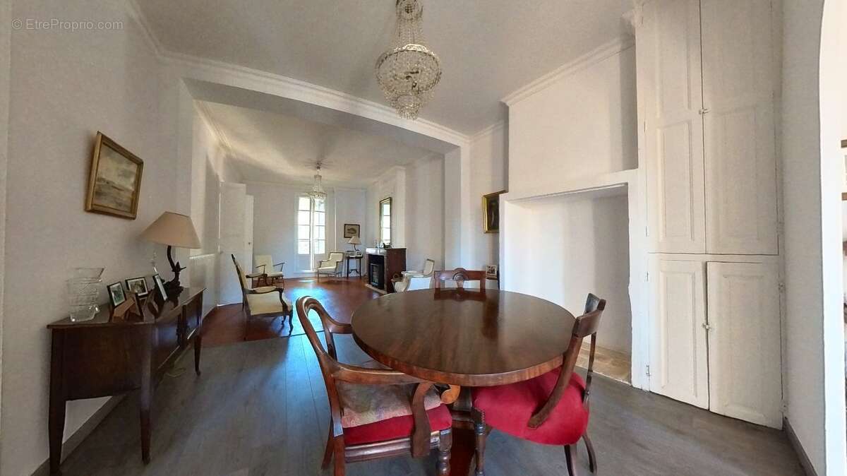 Maison à SAINT-THIBERY