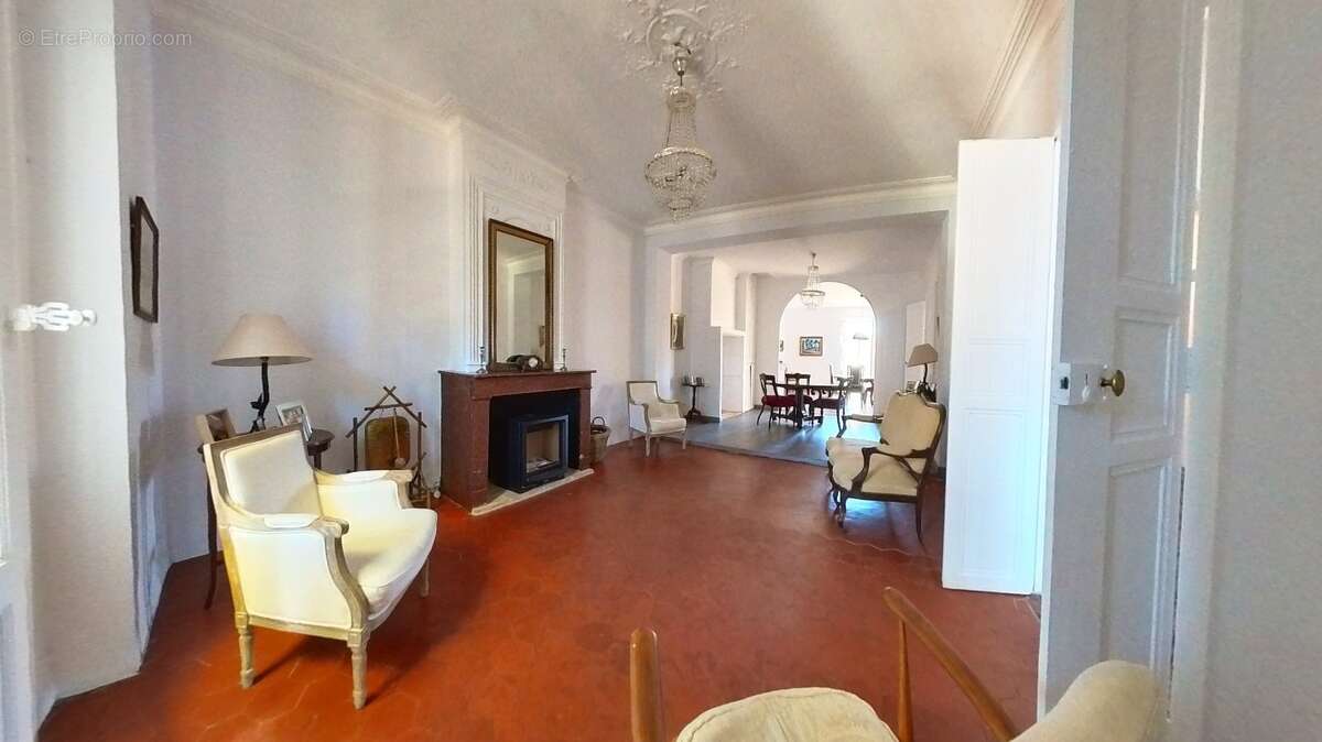 Maison à SAINT-THIBERY