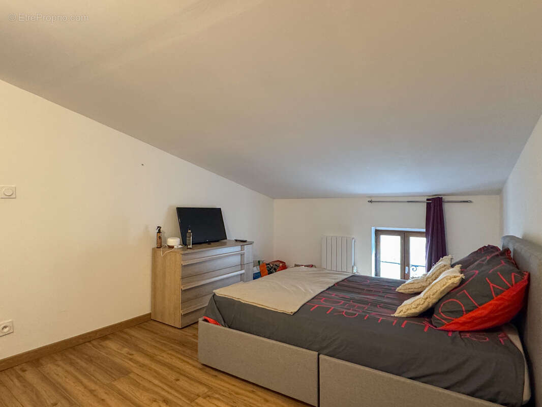 Appartement à SAINT-MARCEL-LES-SAUZET