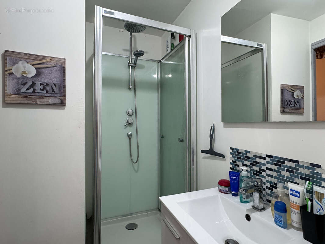 Appartement à SAINT-MARCEL-LES-SAUZET