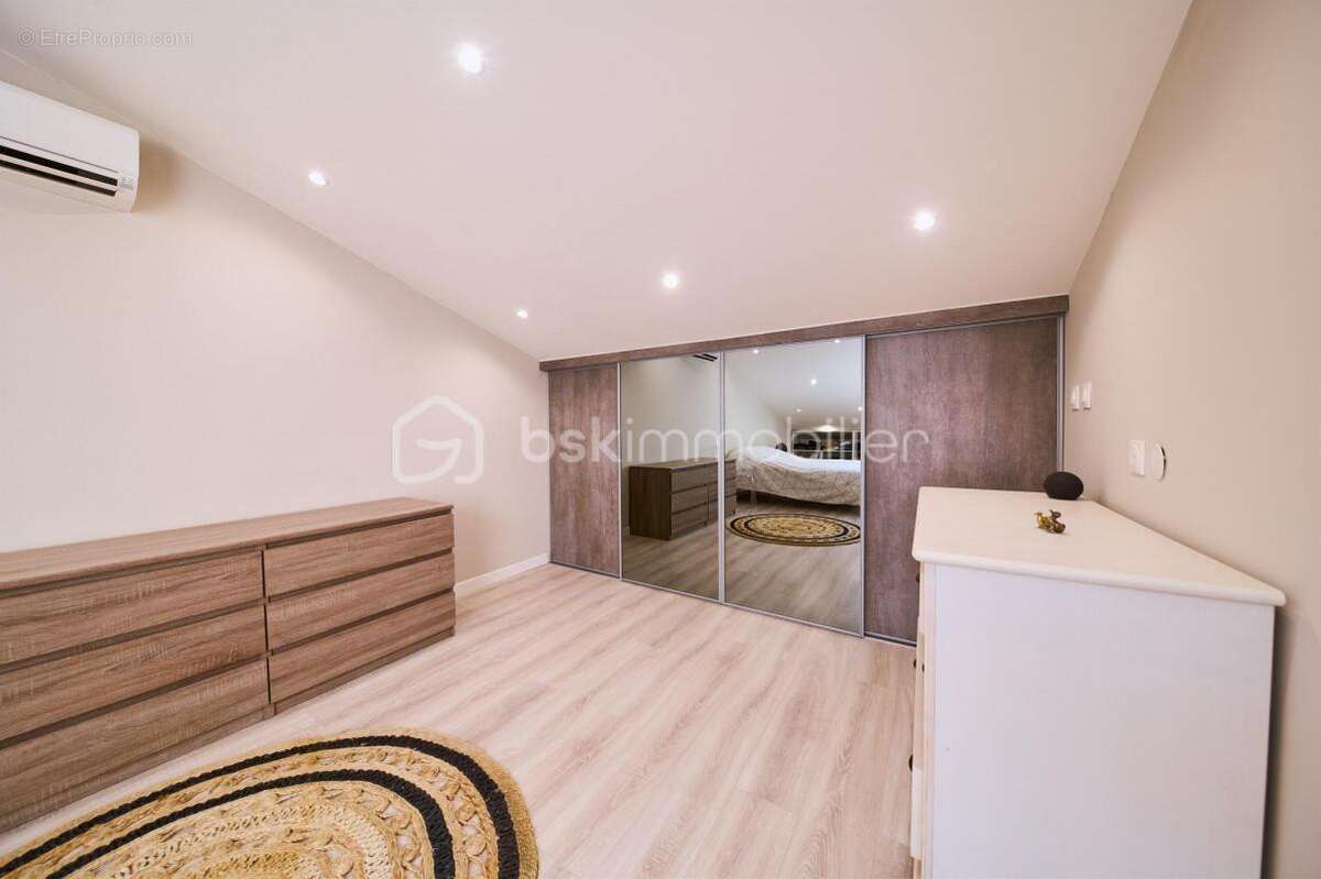 Maison à LA VALETTE-DU-VAR