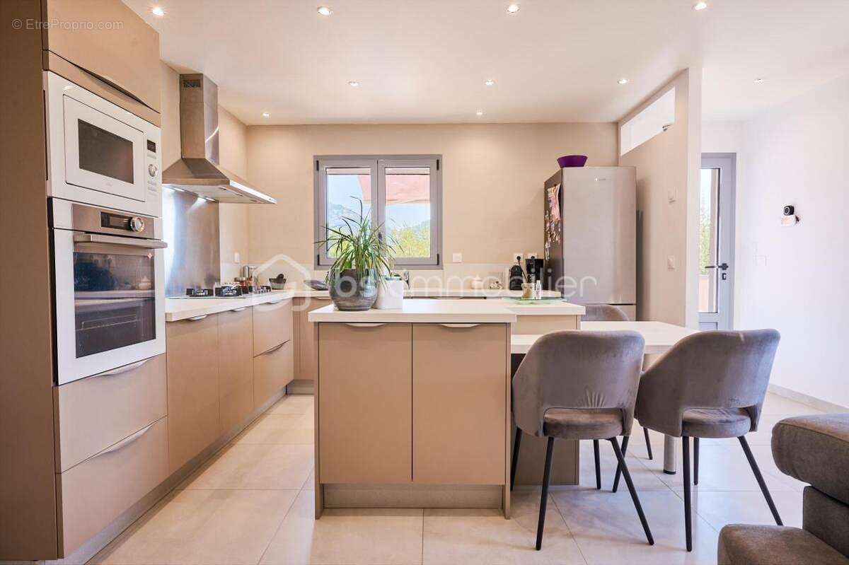 Maison à LA VALETTE-DU-VAR