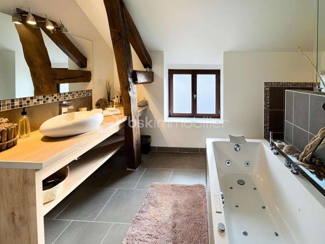 Maison à FONTENAY-LES-BRIIS