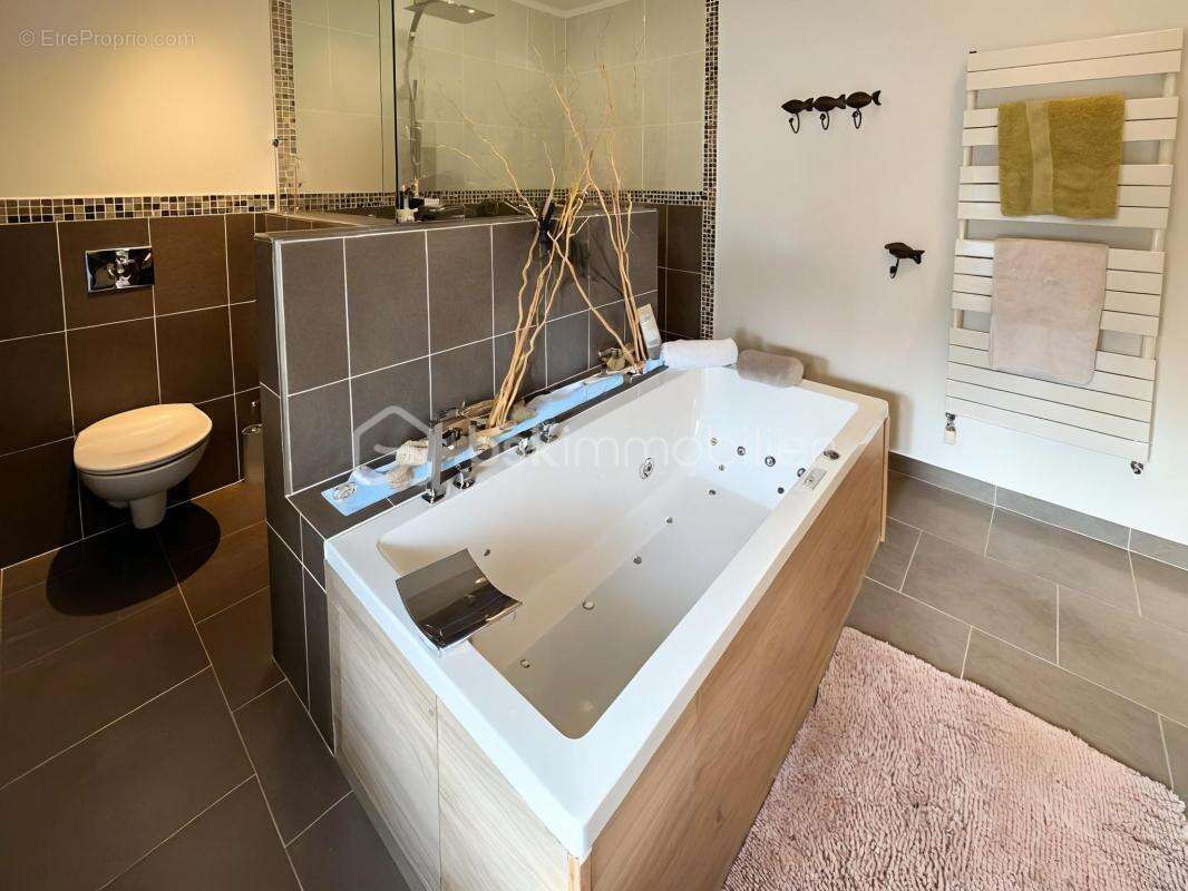 Maison à FONTENAY-LES-BRIIS