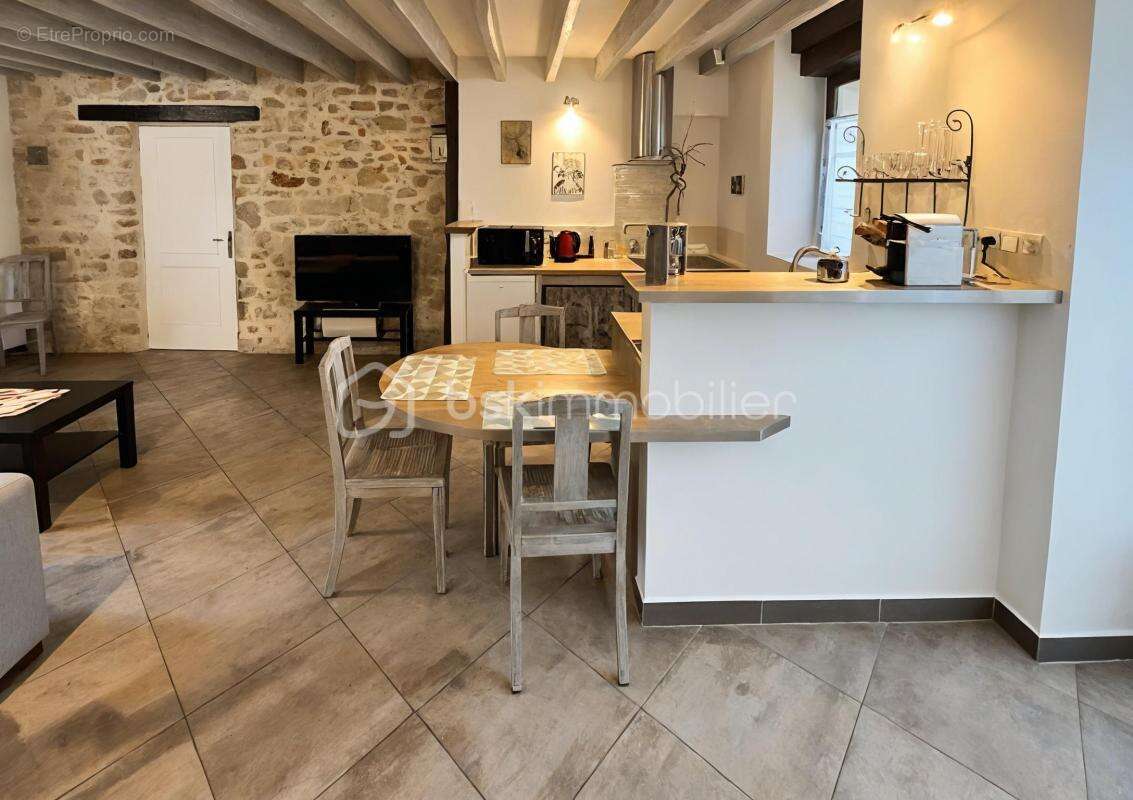 Maison à FONTENAY-LES-BRIIS