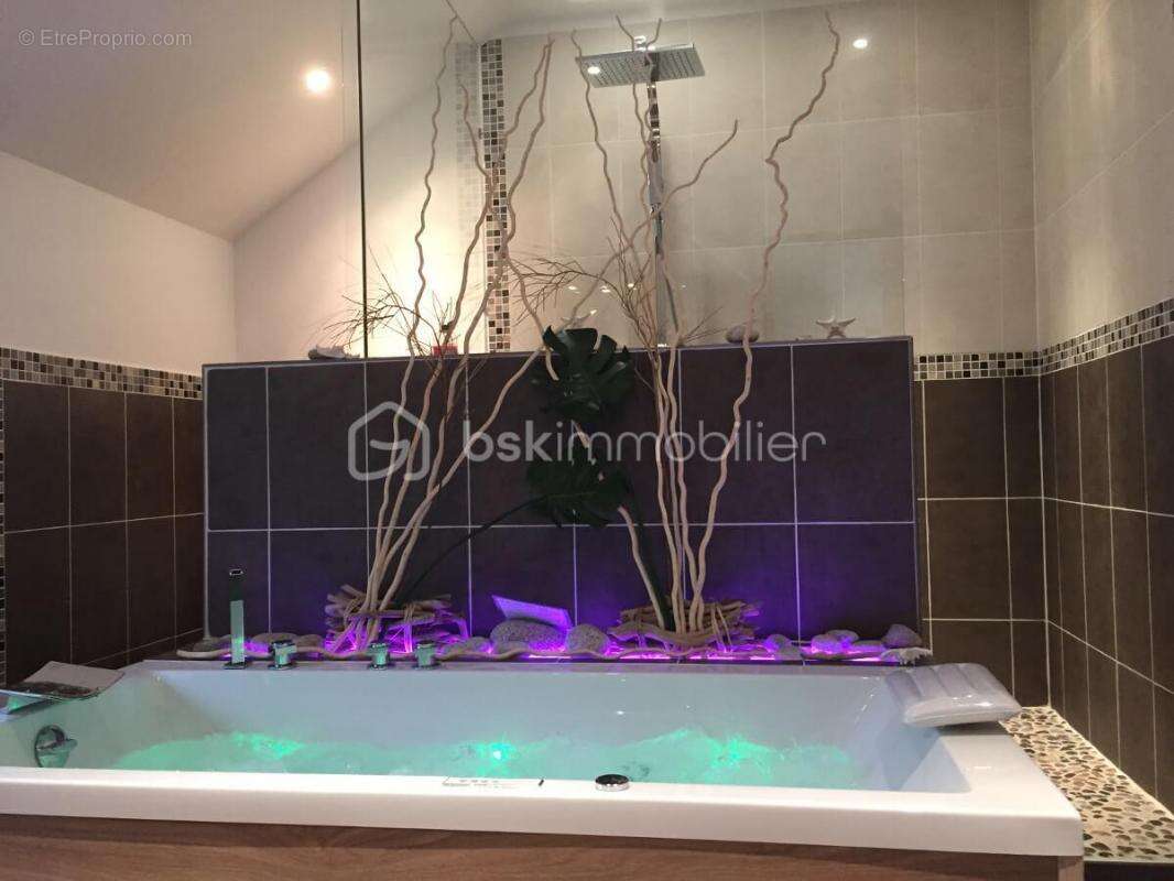 Maison à FONTENAY-LES-BRIIS