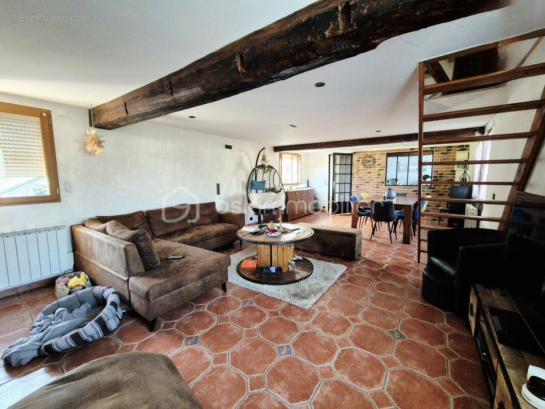 Maison à GRANDVILLIERS