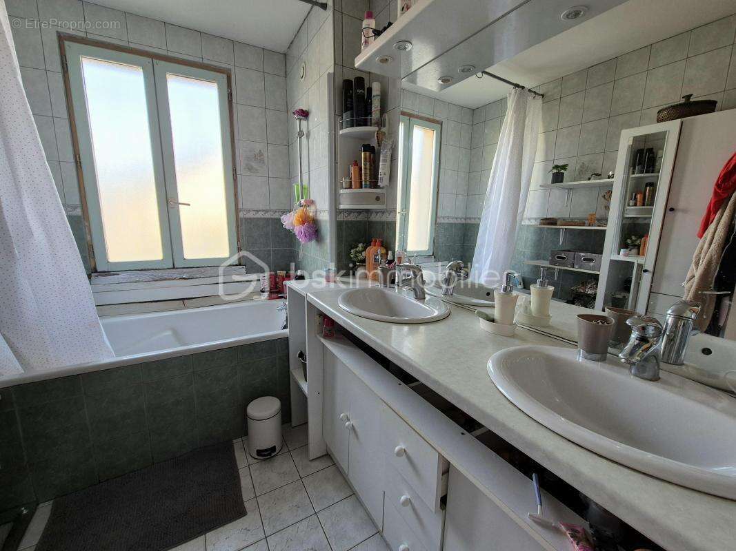 Maison à GRANDVILLIERS