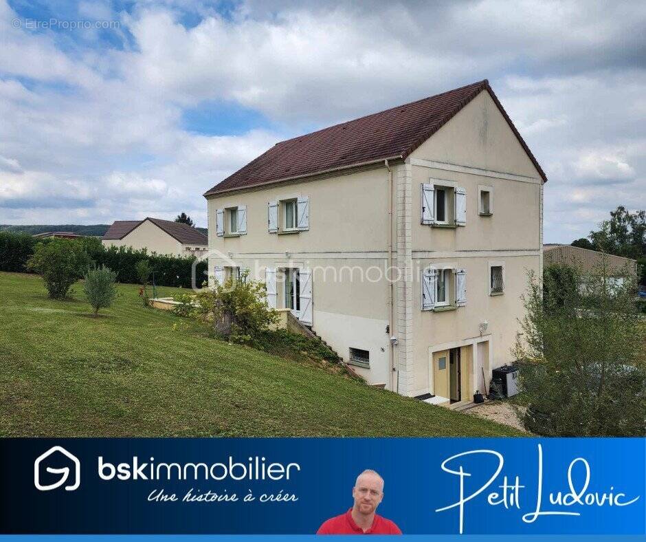 Maison à COURTOIS-SUR-YONNE