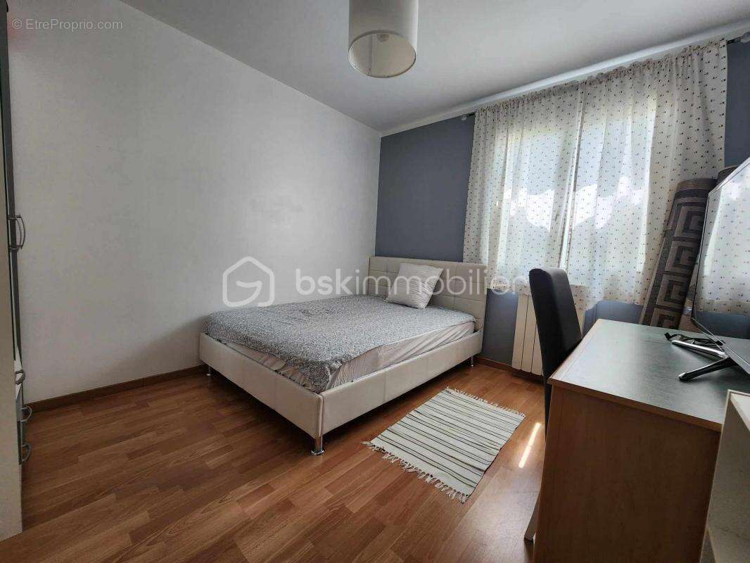 Maison à COURTOIS-SUR-YONNE