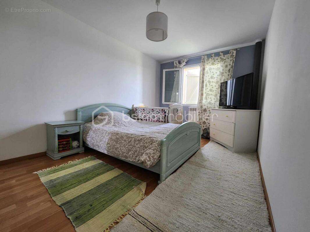 Maison à COURTOIS-SUR-YONNE