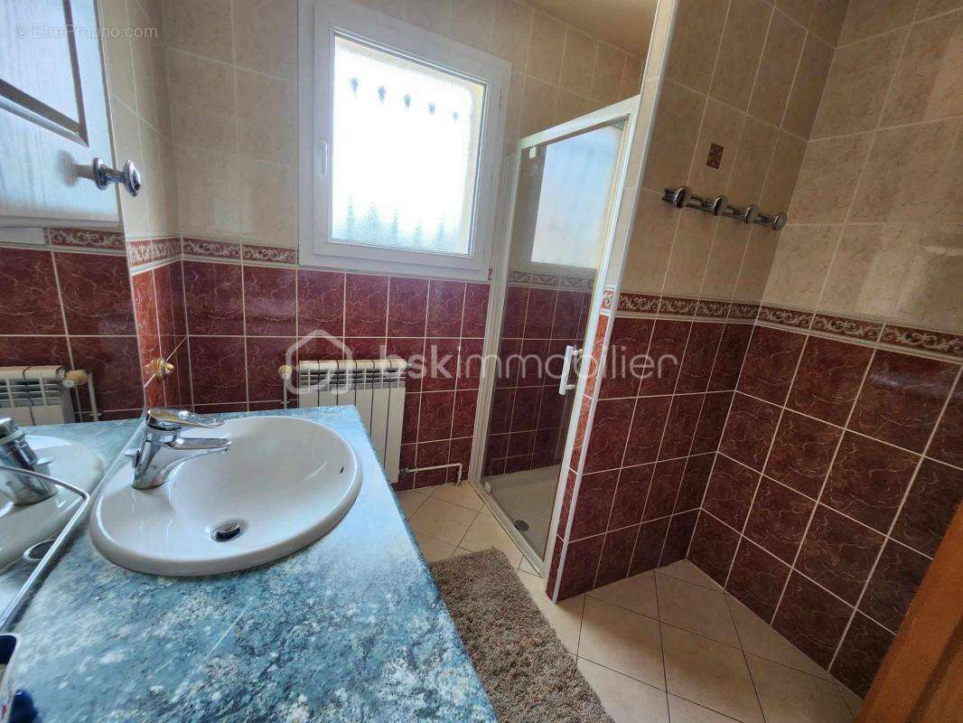 Maison à COURTOIS-SUR-YONNE