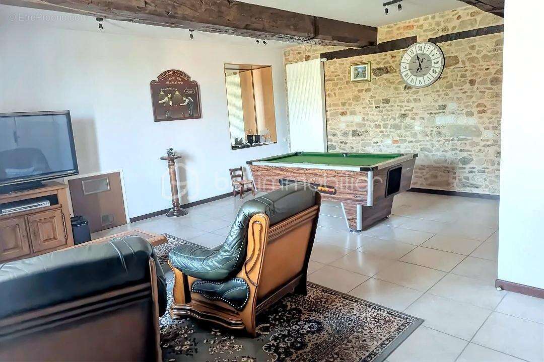 Maison à COSSE-LE-VIVIEN