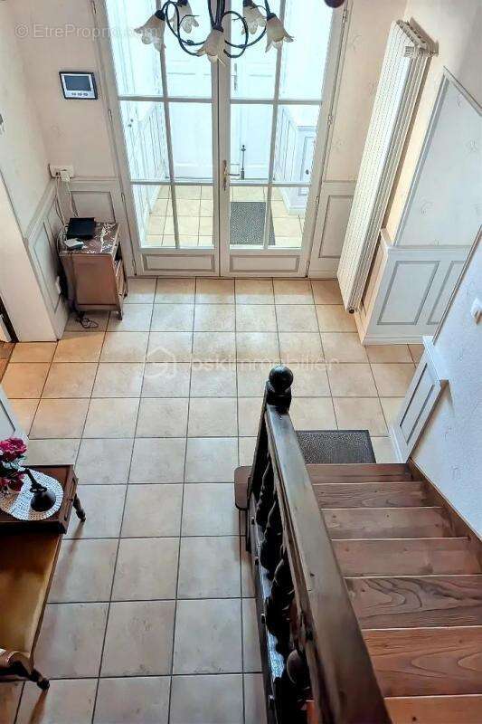 Maison à COSSE-LE-VIVIEN