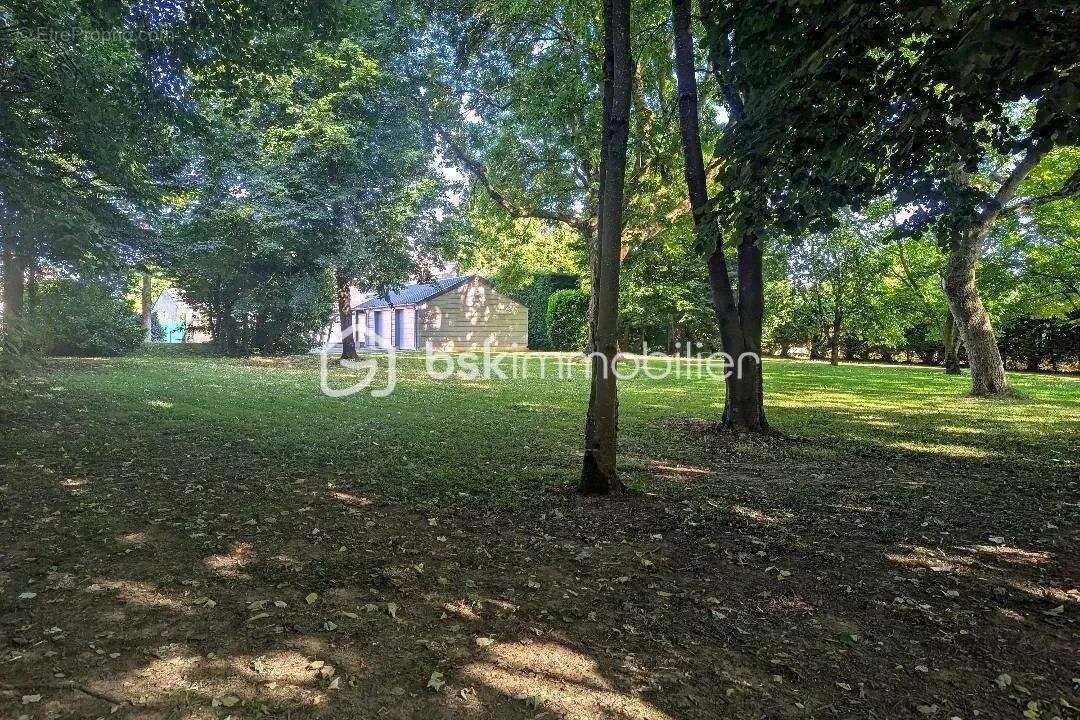 Maison à COSSE-LE-VIVIEN