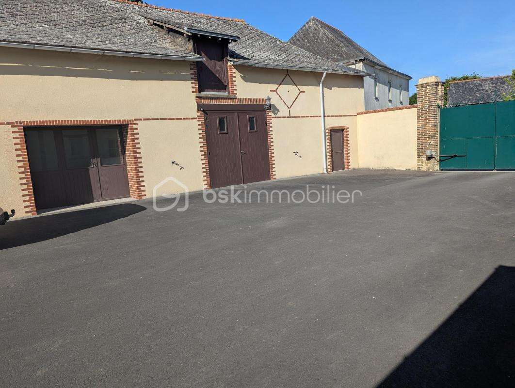 Maison à COSSE-LE-VIVIEN