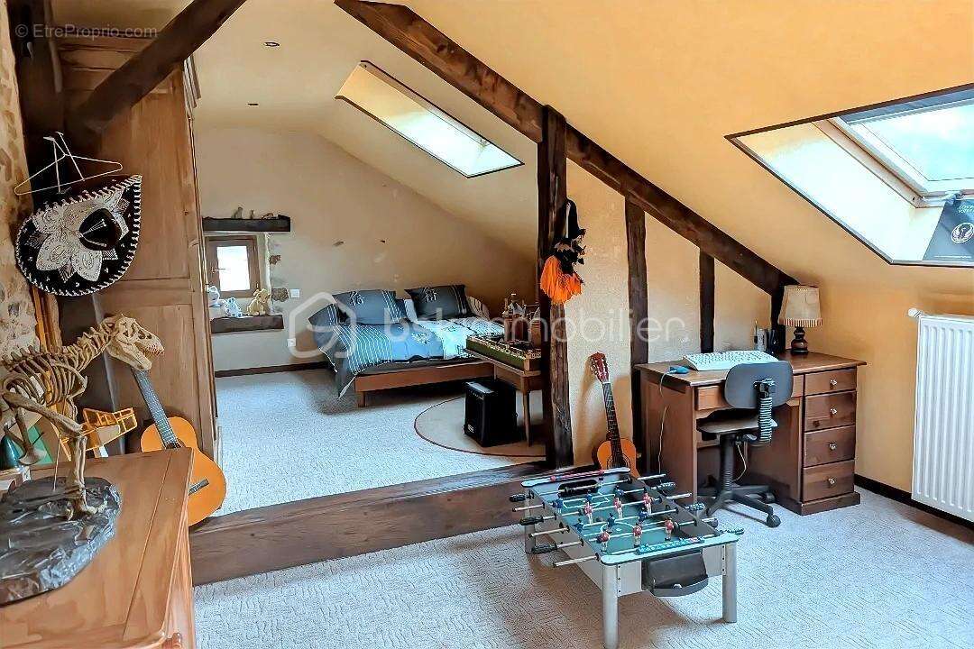 Maison à COSSE-LE-VIVIEN