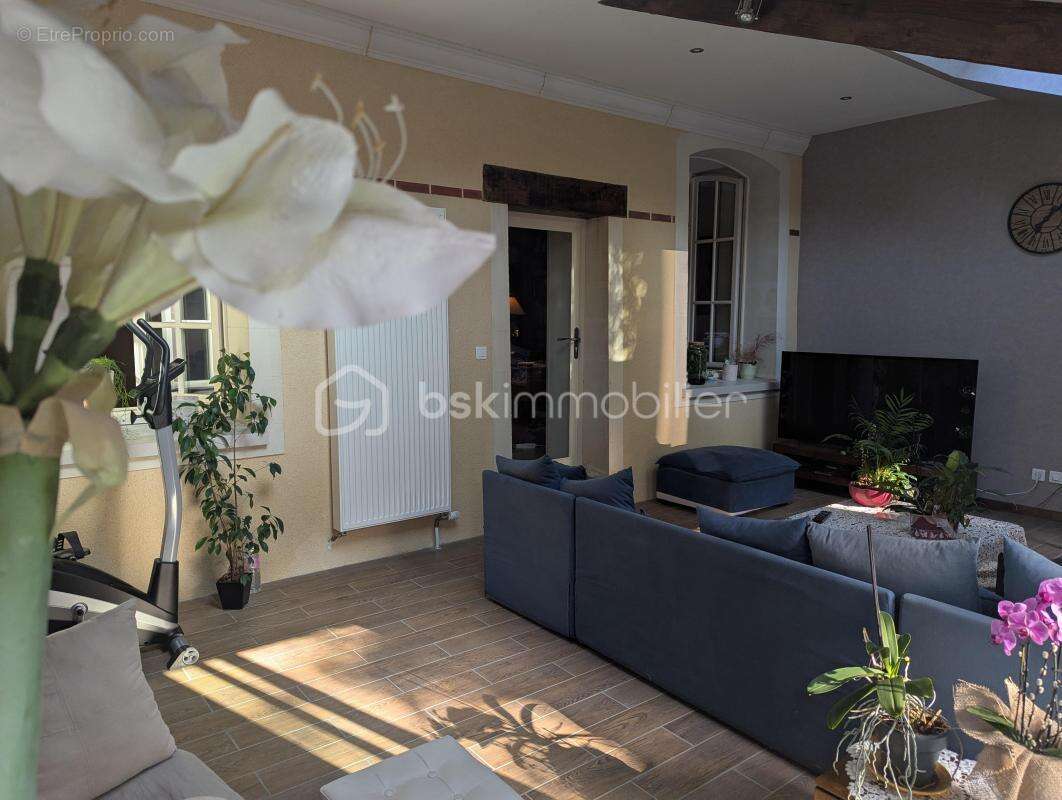 Maison à COSSE-LE-VIVIEN