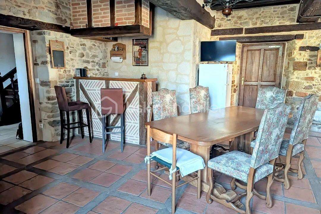 Maison à COSSE-LE-VIVIEN