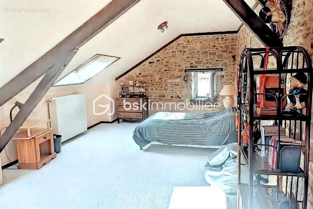 Maison à COSSE-LE-VIVIEN