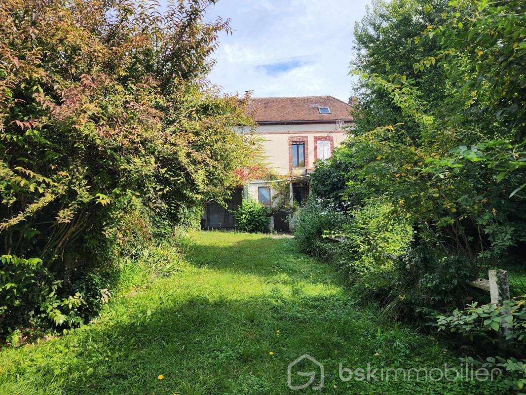 Maison à FONTAINE-LA-GAILLARDE