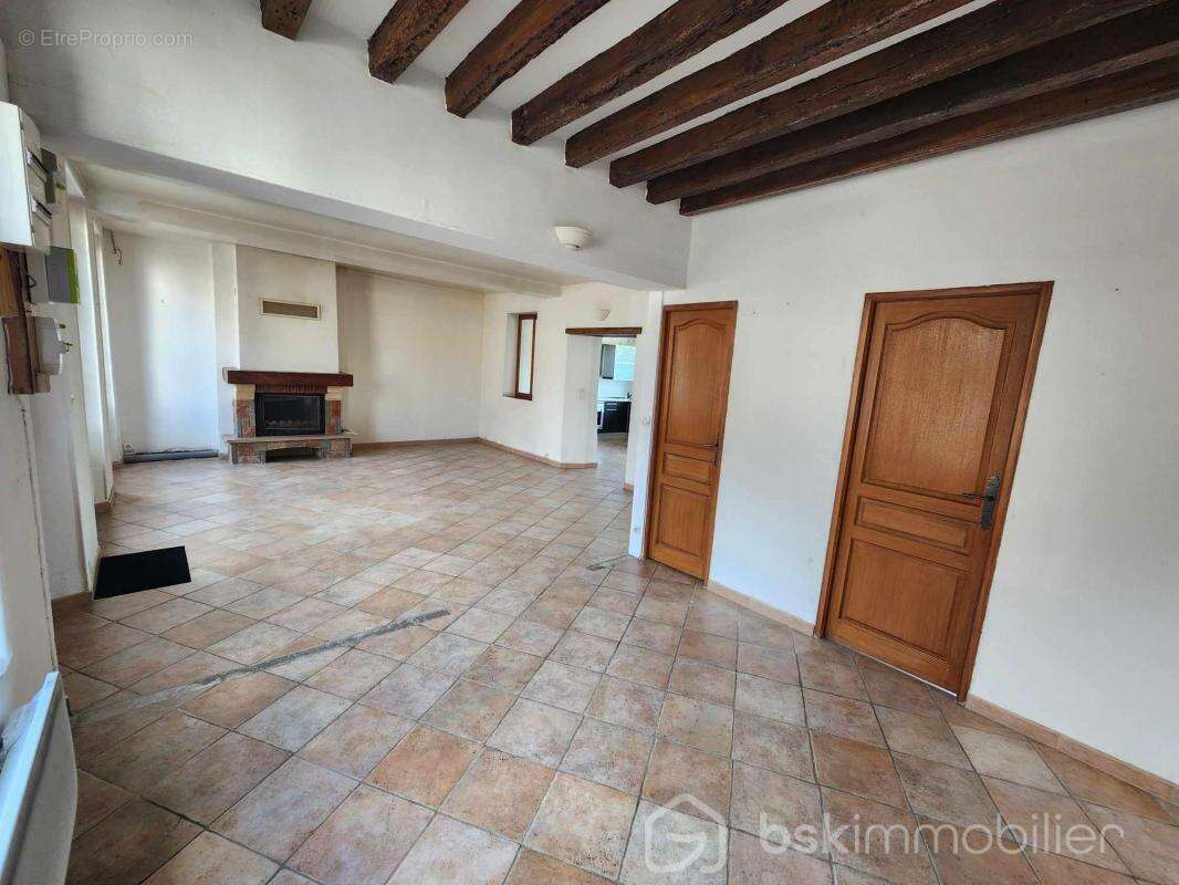 Maison à FONTAINE-LA-GAILLARDE