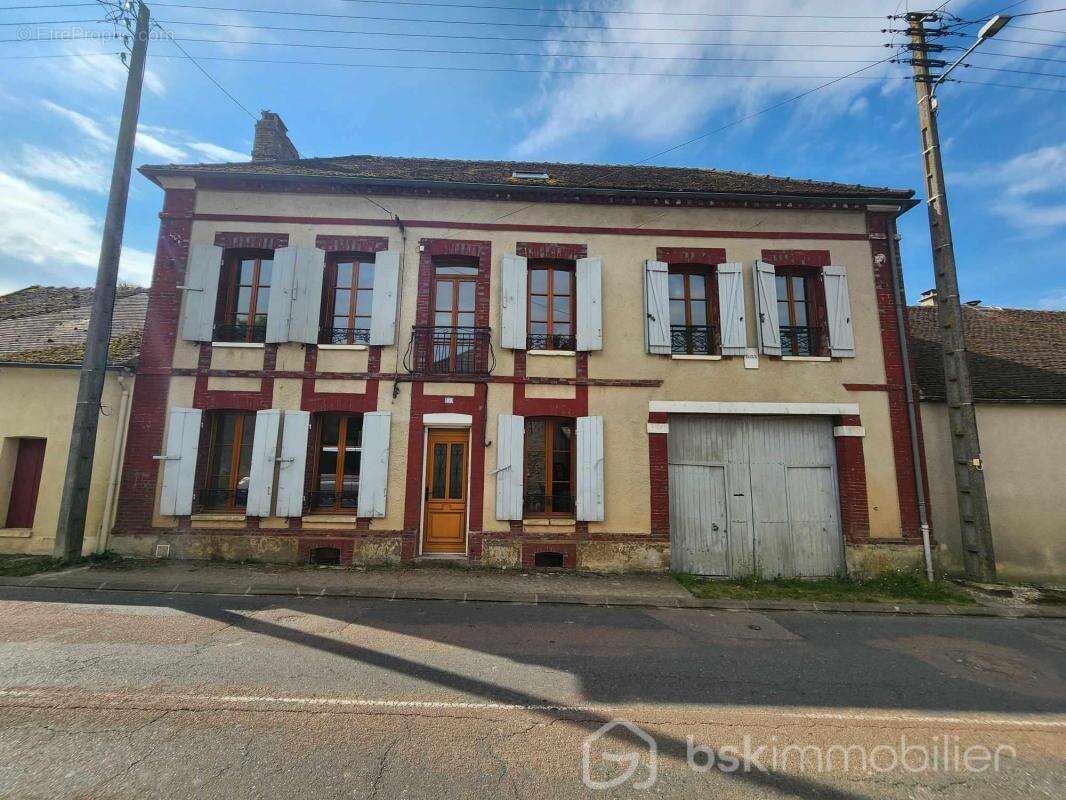 Maison à FONTAINE-LA-GAILLARDE