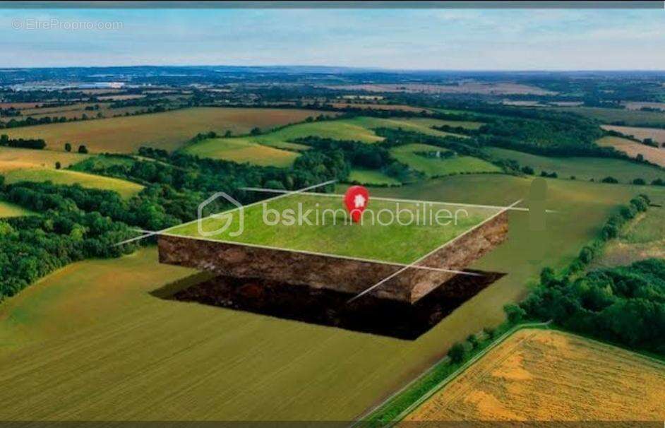 Terrain à COURLON-SUR-YONNE