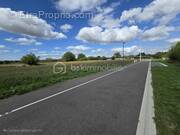 Terrain à COURLON-SUR-YONNE