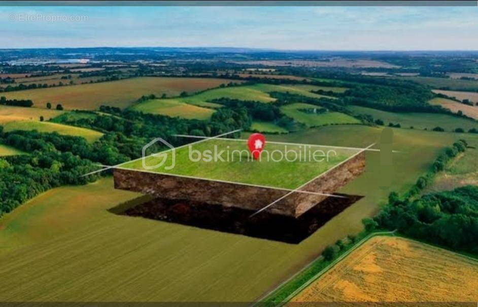 Terrain à COURLON-SUR-YONNE