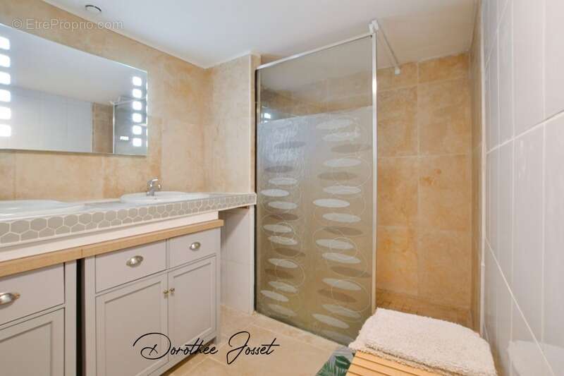 Maison à SAINT-CHINIAN